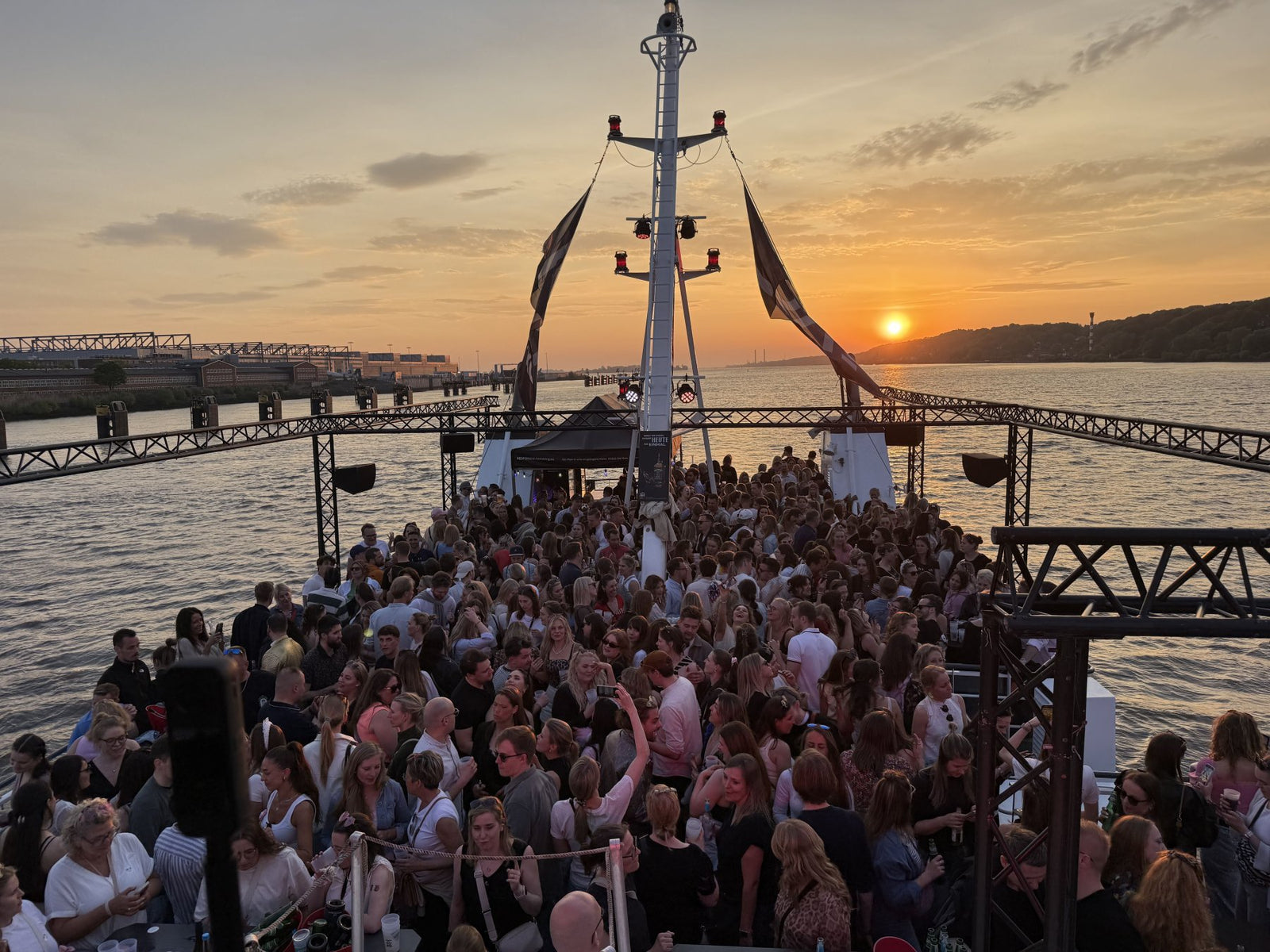 So, 20.09. // TECHNO BOOTSPARTY w/ JEROME (Hamburg)
