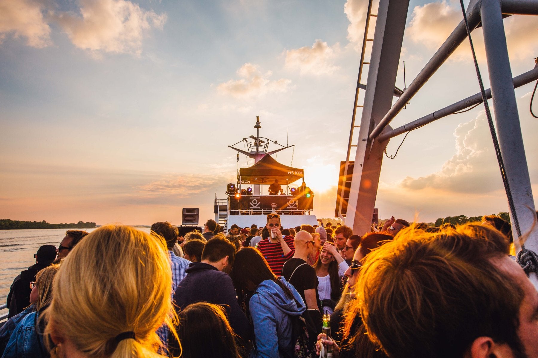 DO, 04.06. // MS KOI AFTER WORK CRUISE - 90er, 2000er & 2010er Special