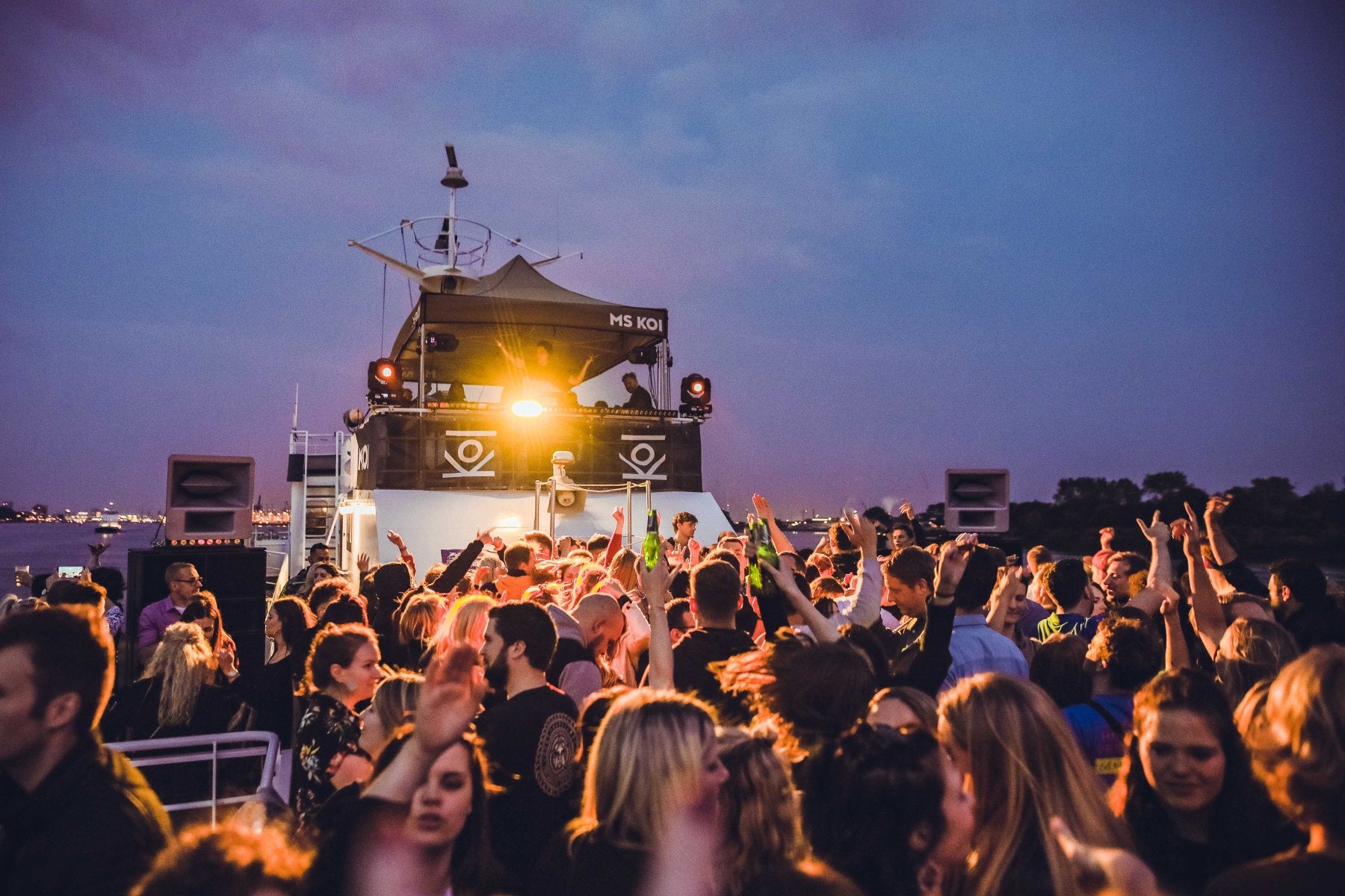 Do, 06.08. // Millennium Madness - 90s, 00s & 10s Boat Party powered by Ostsee-Zeitung