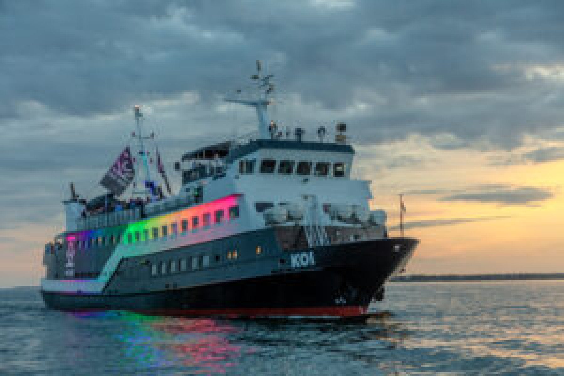 Sa, 02.05. // ZUSATZ: 90iger und 2000er Mega Boat Saison Auftakt Cruise